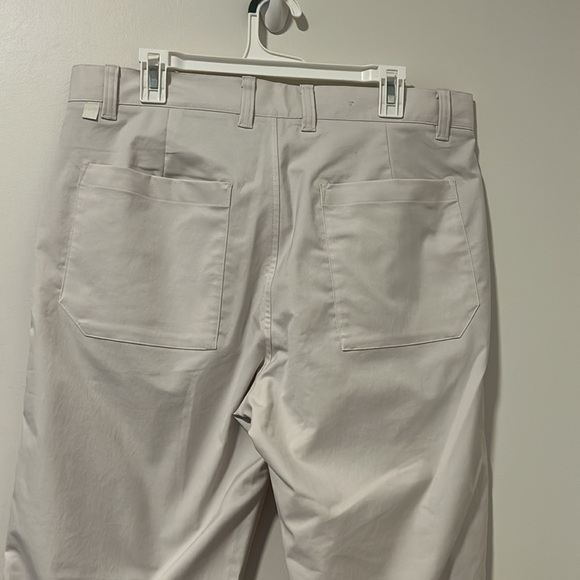 Men’s Lululemon Relaxed Tapered Smooth Twill Trouser Color Bone Size 34 x 27 - Picture 4 of 5